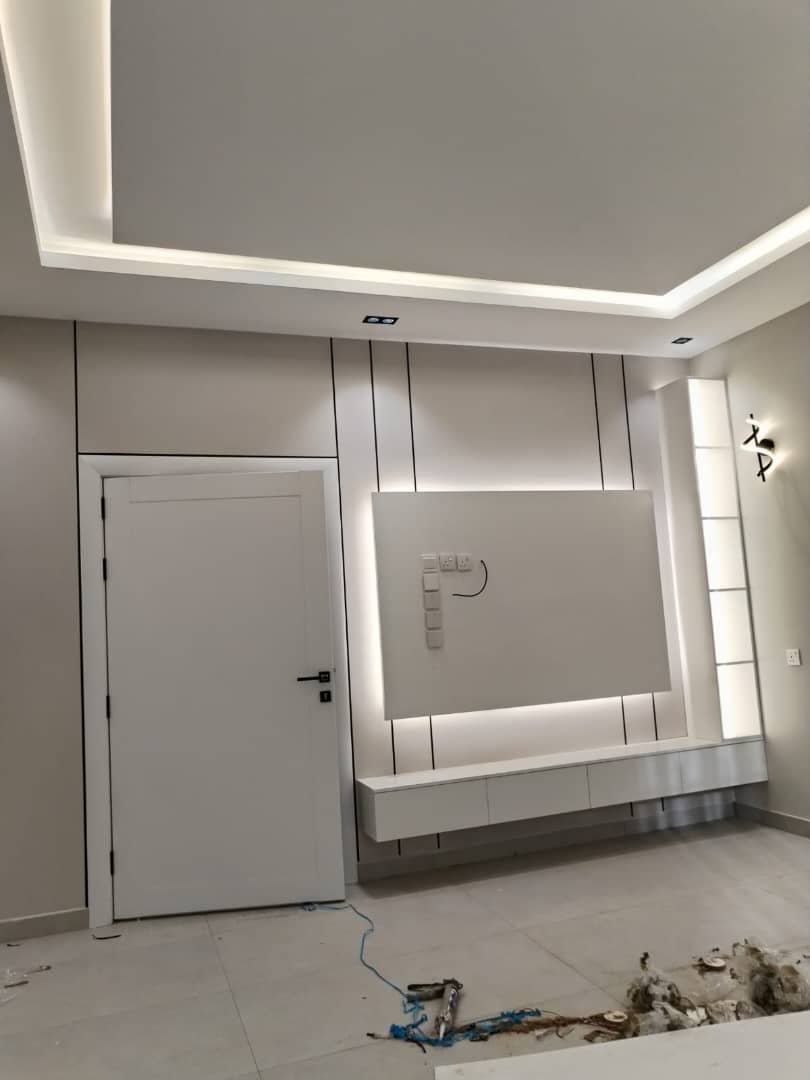 شعار مقاولات عامة دهانات وديكورات وترميم الرياض